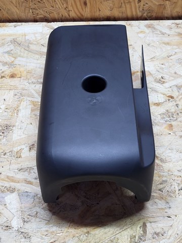 8W0953512 Накладка кожух рулевой колонки низ