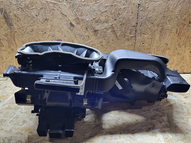 8W1820005AK Пічка взборі audi a4 b9