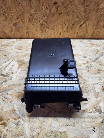 8W1857925 Карман передней панели audi a4 b9