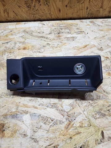 8W1864131C6PS Панель usb, прикуриватель