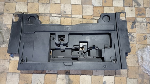 8W8863373 Полка багажника для інструментів Audi A4 b9