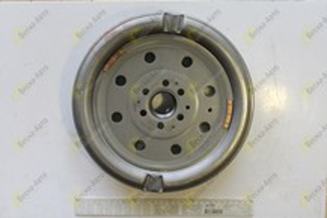 Маховик 415025010 LUK