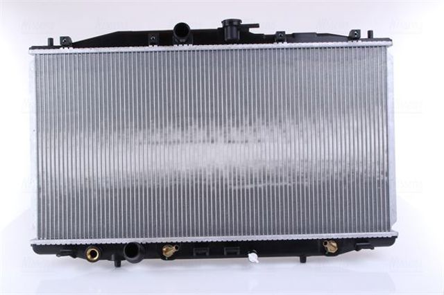 Радиатор охлаждения 68152 NISSENS