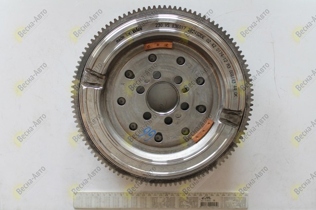 Демпферный маховик 836017 VALEO