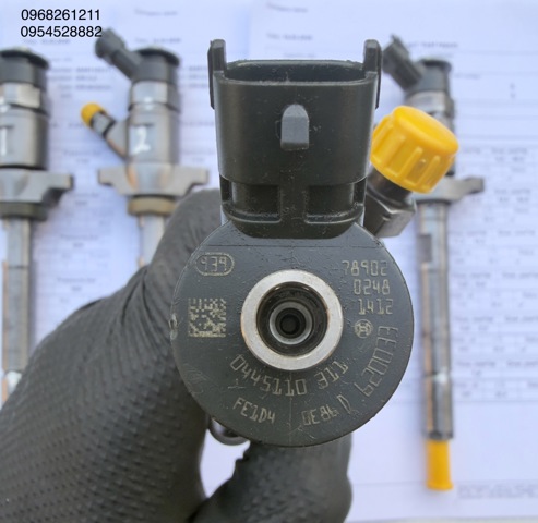 Форсунка дизельная в сборе 0445110311 BOSCH