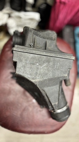 Корпус воздушного фильтра в сборе Бмв 5