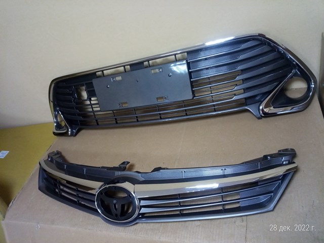 5310233040 TOYOTA Решетка радиатора купить в Харьков