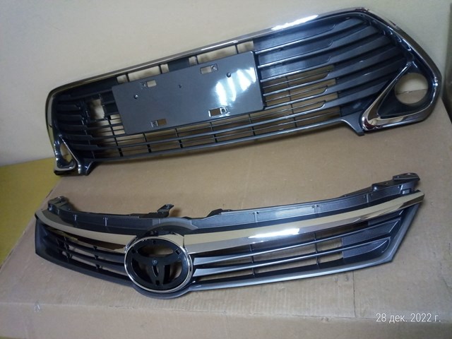 5310233040 TOYOTA Решетка радиатора купить в Николаев