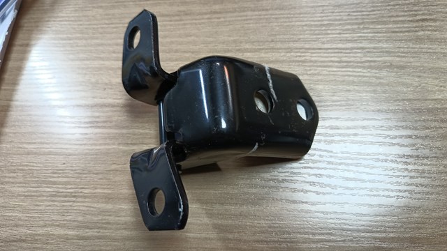 KD5358210 Петля двери передней правой купить Ирпень
