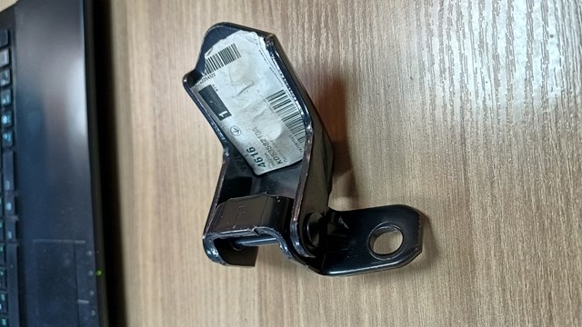 KD5358210 Петля двери передней правой купить Чернигов