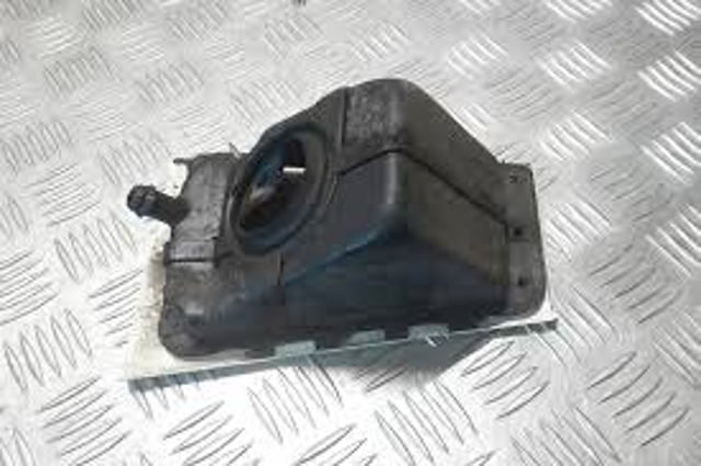 FORD YC15V27936AK Корпус заливной горловины топливного бака в наличии Николаев