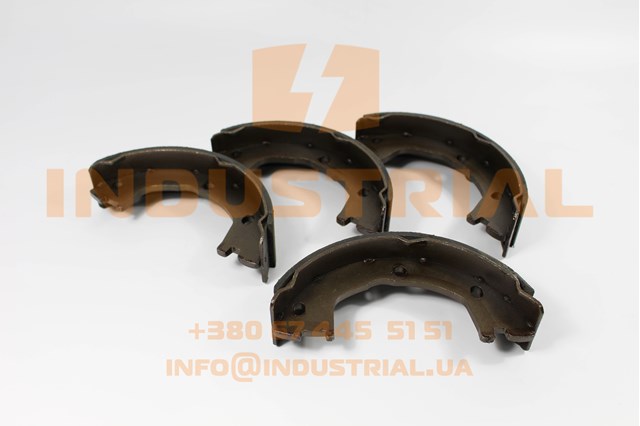 Задние барабанные тормозные колодки FT30024 FAST