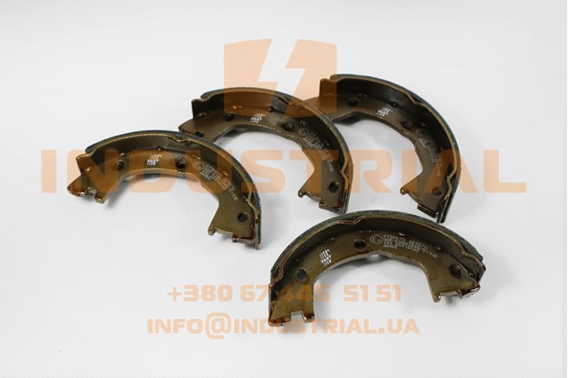 Барабанные тормозные колодки FT30070 FAST
