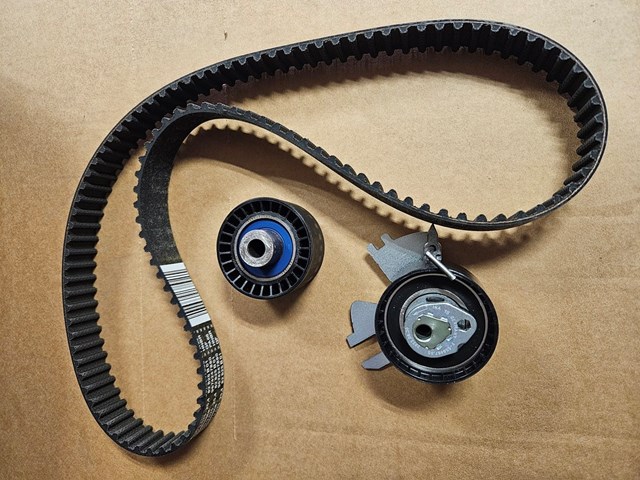 Комплект ремня ГРМ 1683833 FORD