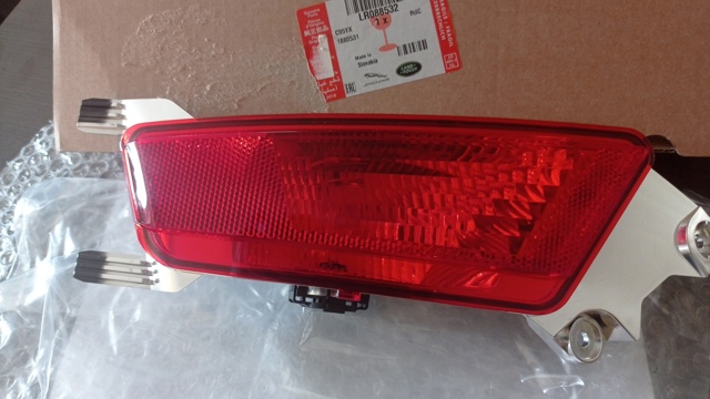 Противотуманнка задняя, левая LR088532 LAND ROVER