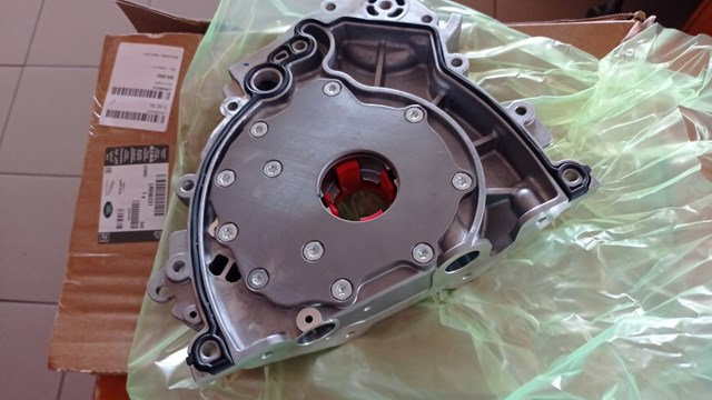 Масляный насос двигателя LR096231 LAND ROVER