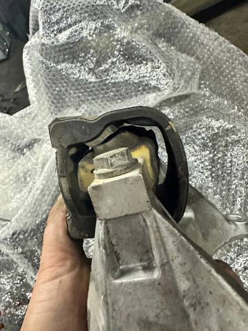 MERCEDES A2112420340 Кронштейн подушки КПП в наличии Сумы