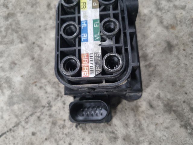 MERCEDES A2123200358 Блок клапанов регулируемой подвески в наличии Одесса