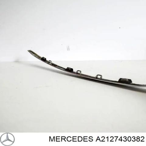Молдинг крышки багажника A2127430382 MERCEDES