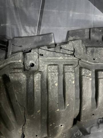 A2225200400 MERCEDES Защита двигателя передняя купить в Ужгород