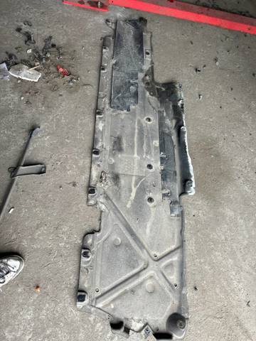 Защита днища, левая A2226801307 MERCEDES