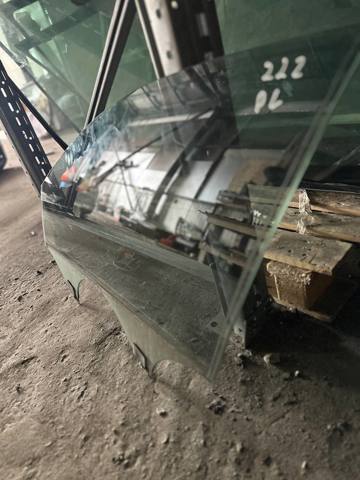 MERCEDES A2227200118 Стекло двери передней левой в наличии Черкассы
