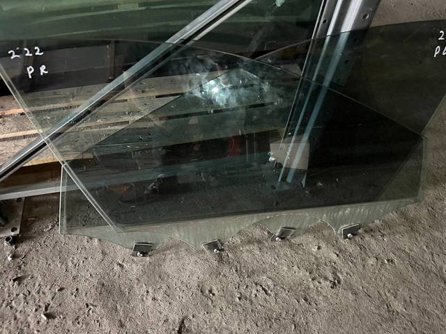 MERCEDES A2227200218 Стекло двери передней правой в наличии Винница