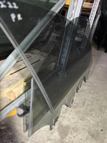 Стекло двери передней правой A2227200218 MERCEDES