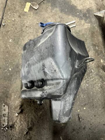 Водяной бачок омывателя стекла A2228690420 MERCEDES