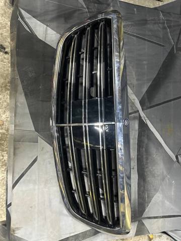 Решетка радиатора A2228800083 MERCEDES