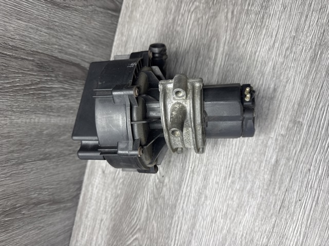 MERCEDES 0001403785 Насос воздушный в наличии Кривой Рог