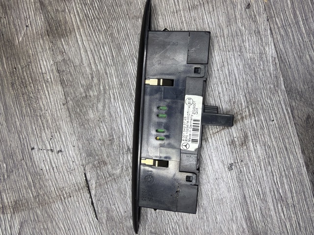 MERCEDES 0015423723 Дисплей парктроника в наличии Каменское