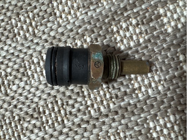 Датчик указателя температуры охлаждающей жидкости Mercedes S