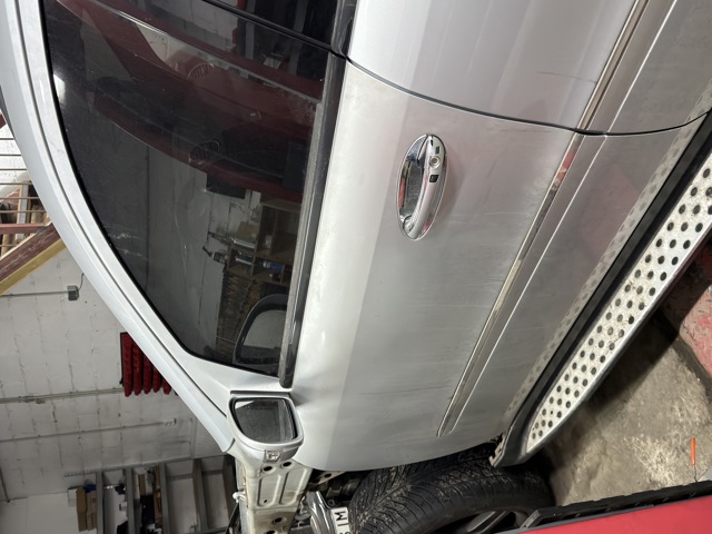 Окно (передней двери) двери 1647200520 MERCEDES
