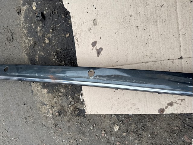 MERCEDES A2208851221 Накладка бампера заднего центральная в наличии Винница