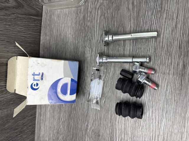 Ремкомплект тормозного суппорта переднего 410026 ERT