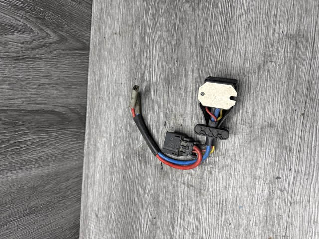 9140010099 BOSCH Резистор (сопротивление) вентилятора печки (отопителя салона) купить в Чернигов
