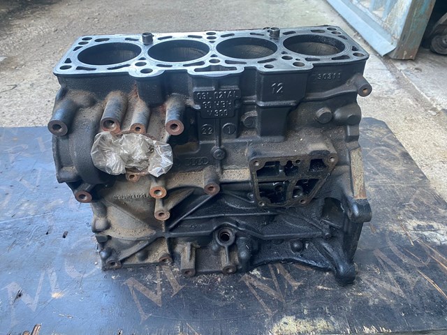 VAG 03L100104D Блок цилиндров двигателя в наличии Украина