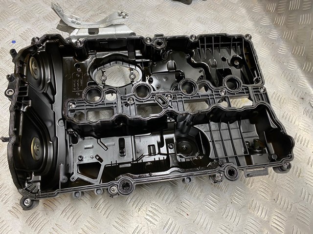 Крышка клапанов 11129452895 BMW