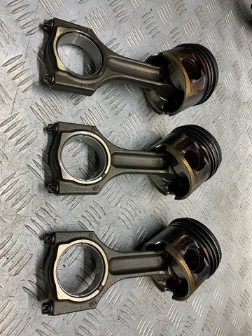 Поршень в комплекте на 1 цилиндр, STD 11257810825 BMW