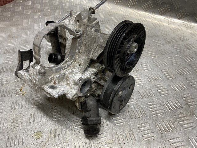 Помпа охлаждения 11518650987 BMW