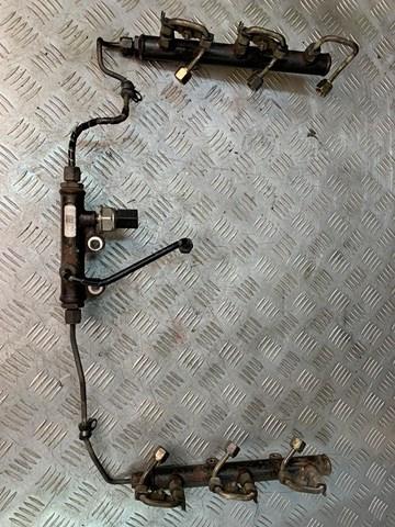 Распределитель топлива (рампа), правый 1357075 LAND ROVER