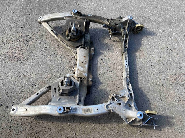Правая подушка ДВС 22116883514 BMW