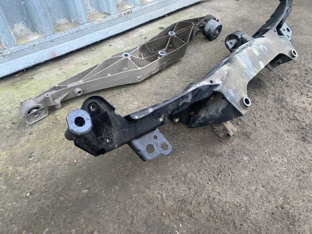 Подрамник задний 33316862558 BMW
