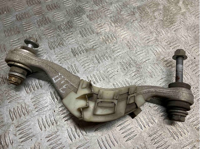 Рычаг подвески задний правый 33326883340 BMW