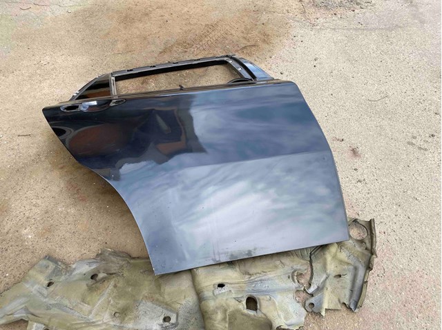 Задняя правая дверь 41527198162 BMW