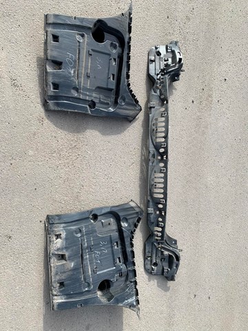 Правое крепление заднего бампера 51127183886 BMW