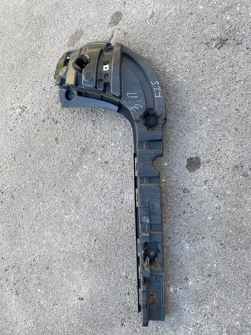 Правый кронштейн крепления бампера заднего 51127239884 BMW