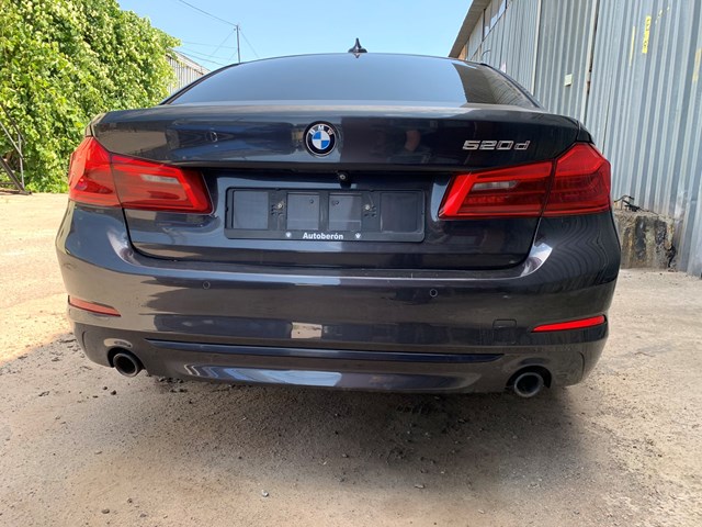 Задний бампер 51127475599 BMW