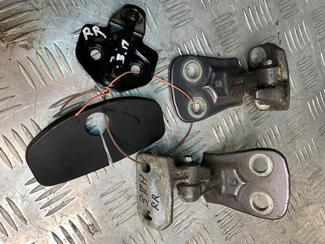 Петля передней двери, правой BDB780100 LAND ROVER